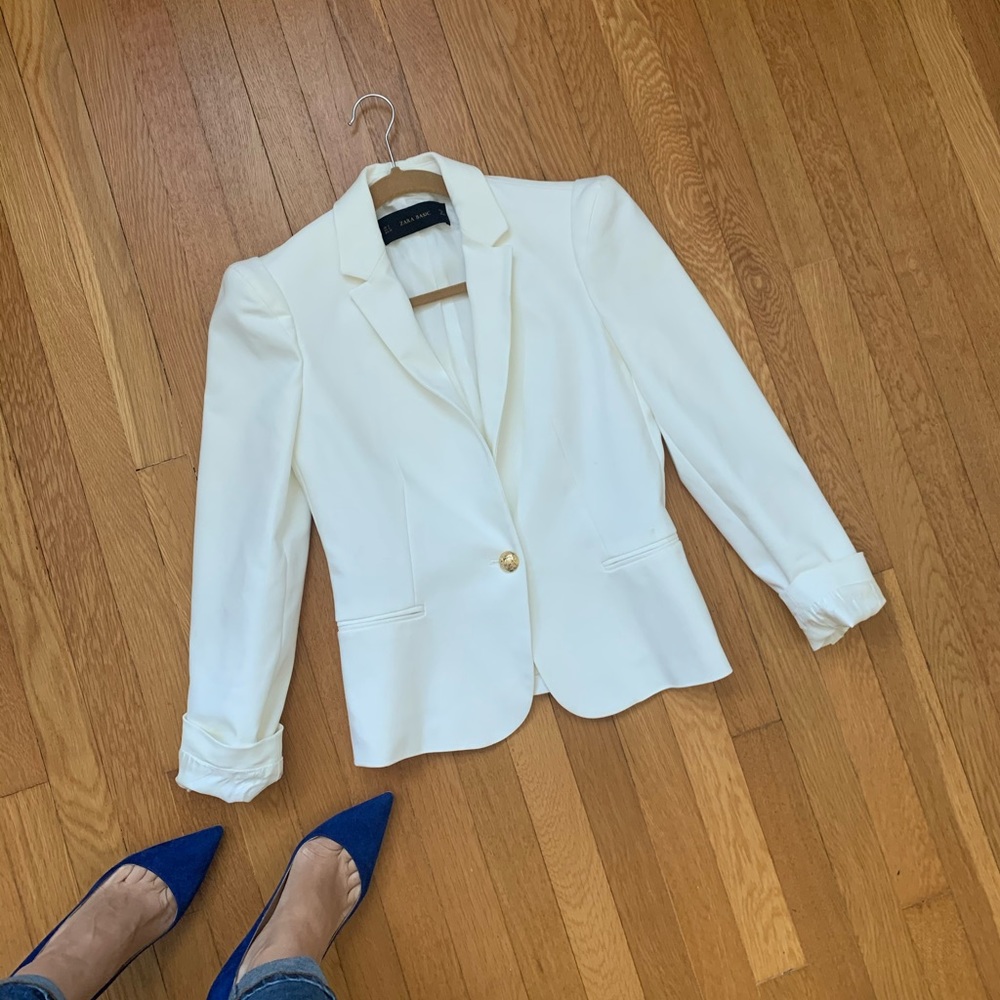 White puffed sleeve Zara blazer